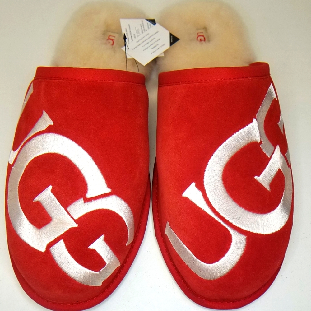 UGG Scuff Logo Embroidered Slippers NIB